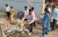 *कचऱ्याच्या ढिगांना मानवत नगर परिषद प्रशासनाचे उत्तर; अधिकारी उतरले झाडू घेऊन रस्त्यावर*