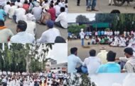 *मानवत मध्ये स्वाभिमानीचा रास्ता रोको काही काळ वाहतूक ठप्प*> बैठकीत मंत्र्यांनी काजू - बदामावर ताव मारल्याच्या पार्श्व भूमीवर निषेध व्यक्त करत भर रस्त्यात खाल्ली भाजी - भाकरी
