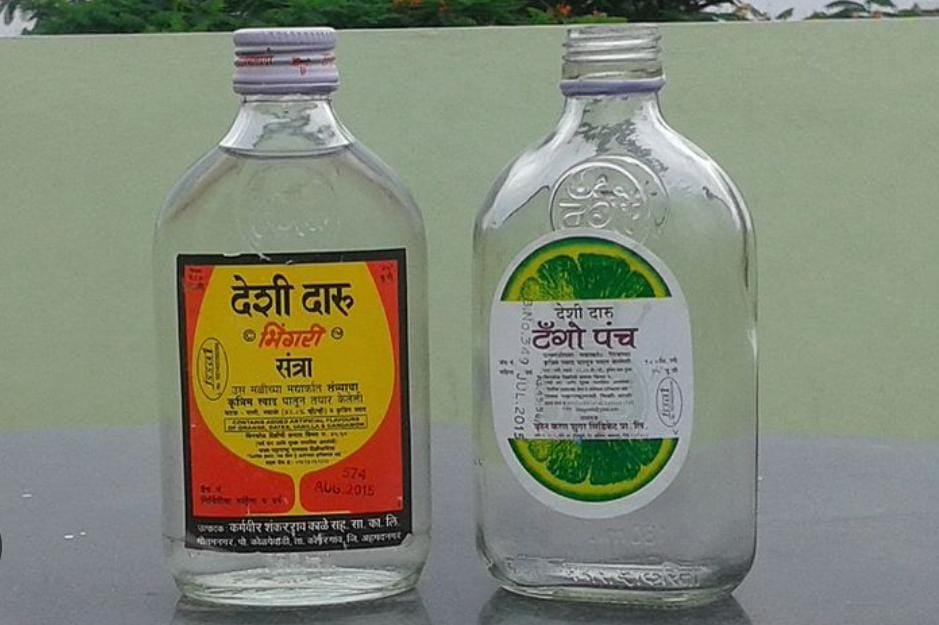 *मानवत पोलिसांची अवैध दारू विक्रीवर धडक कारवाई* > तिघांविरुद्ध मानवत पोलिसांत गुन्हे दाखल ; १२६ दारूच्या बाटल्या जप्त